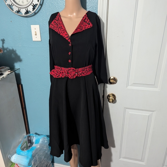 Elegant Black and Red Women's Dress - Picture 1 of 6